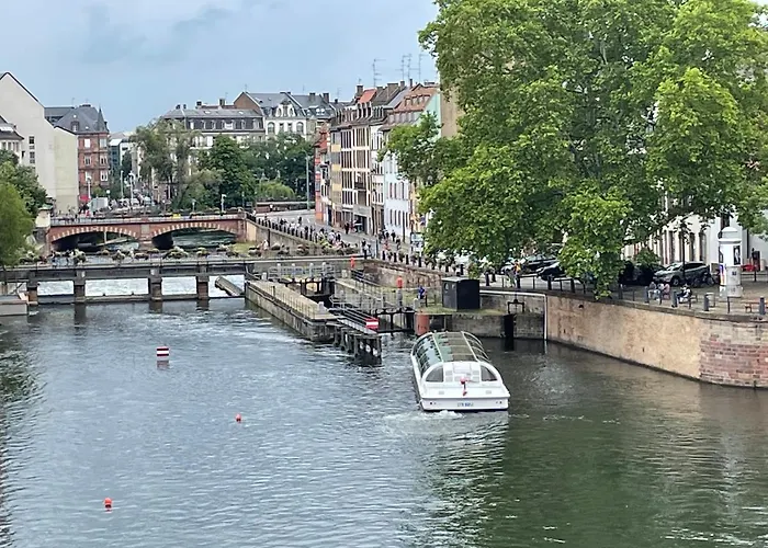 Cosy & Quiet Flat In Historical Lively Center Of Strasbourg
